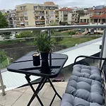 With Pool In Atlantis בורגאס