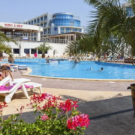Lejlighed With Pool In Atlantis *