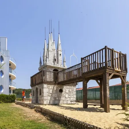 With Pool In Atlantis Апартаменты *